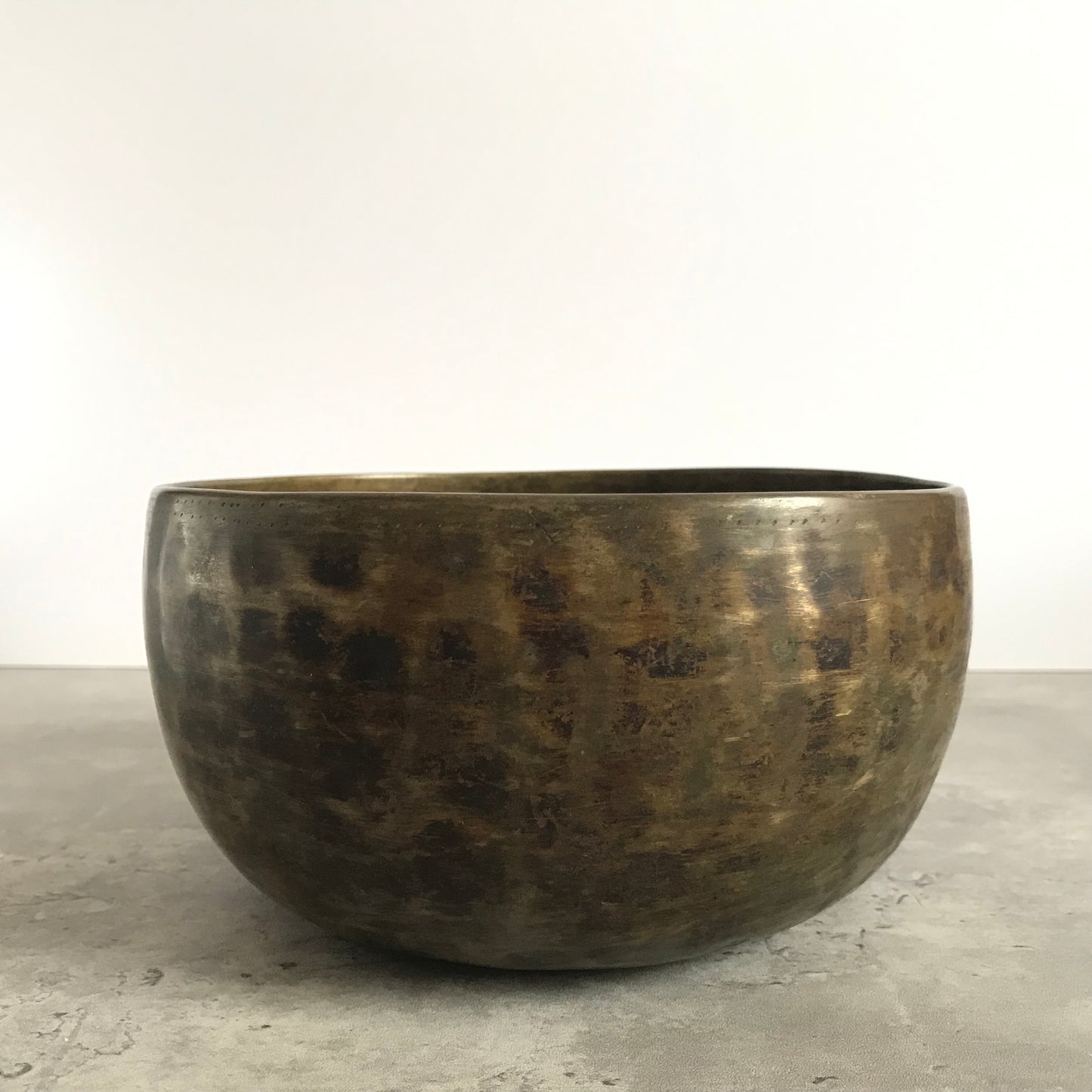 Antique Thadobati Singing Bowl