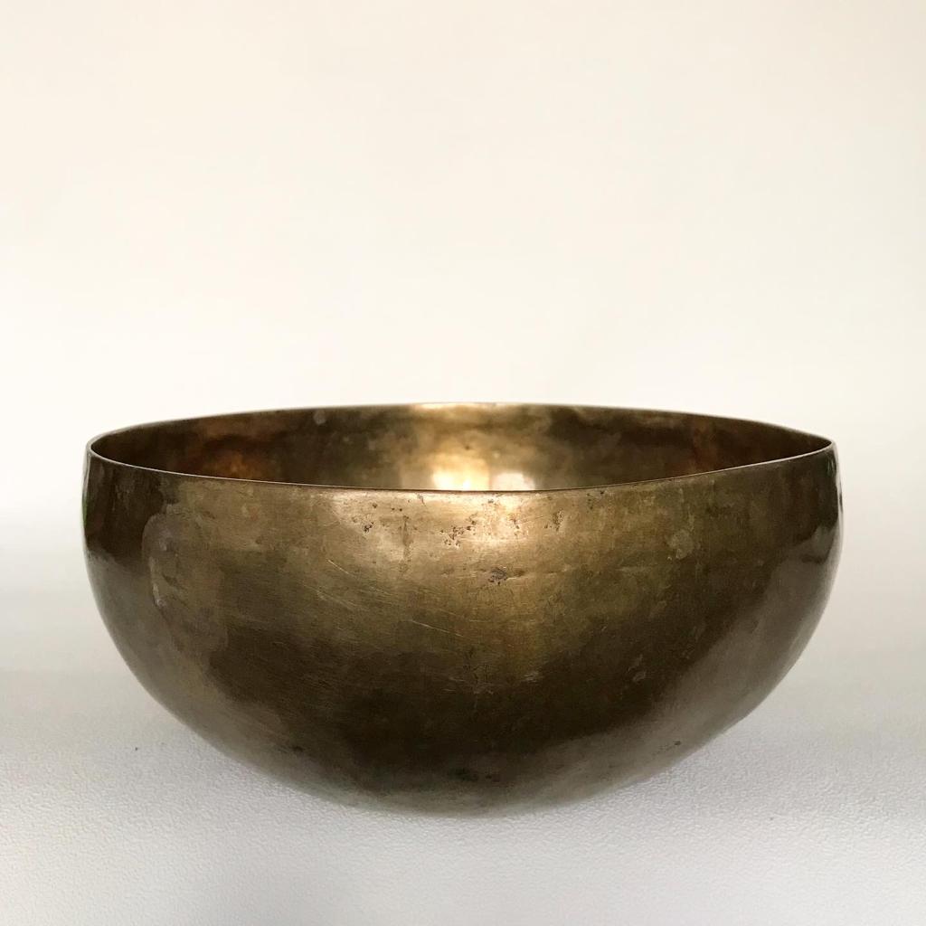 Antique Jambati Golden Angel 111Hz Singing Bowl